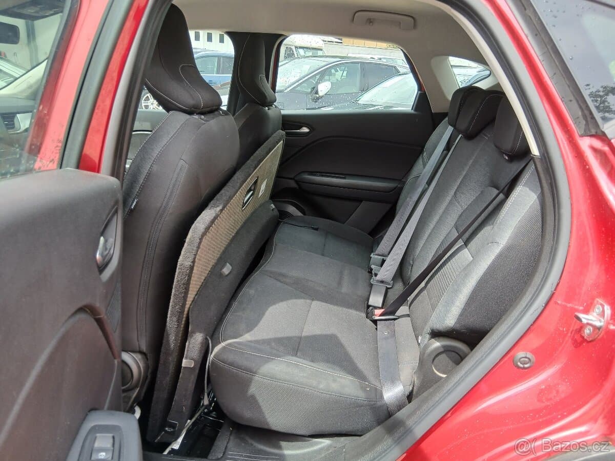 Renault CAPTUR - 12