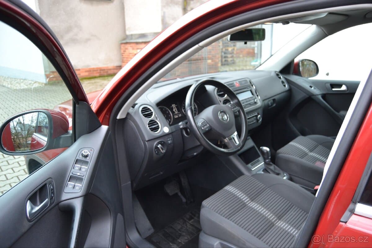 2011 Volkswagen TIGUAN - 12