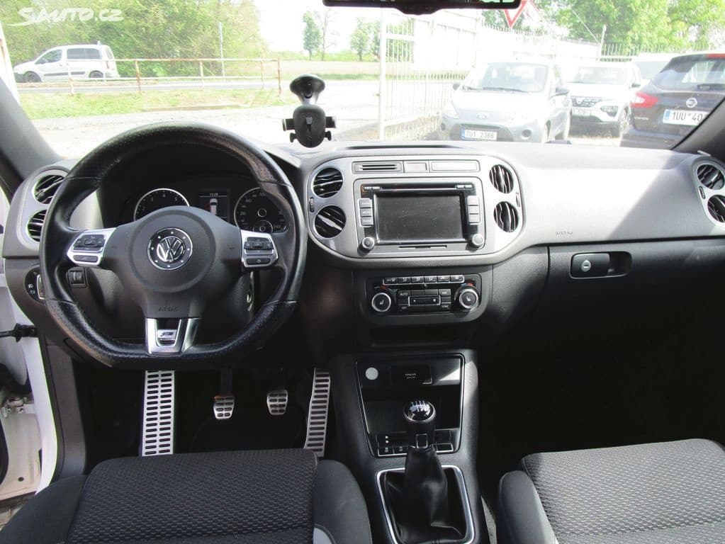 2012 Volkswagen TIGUAN - 12