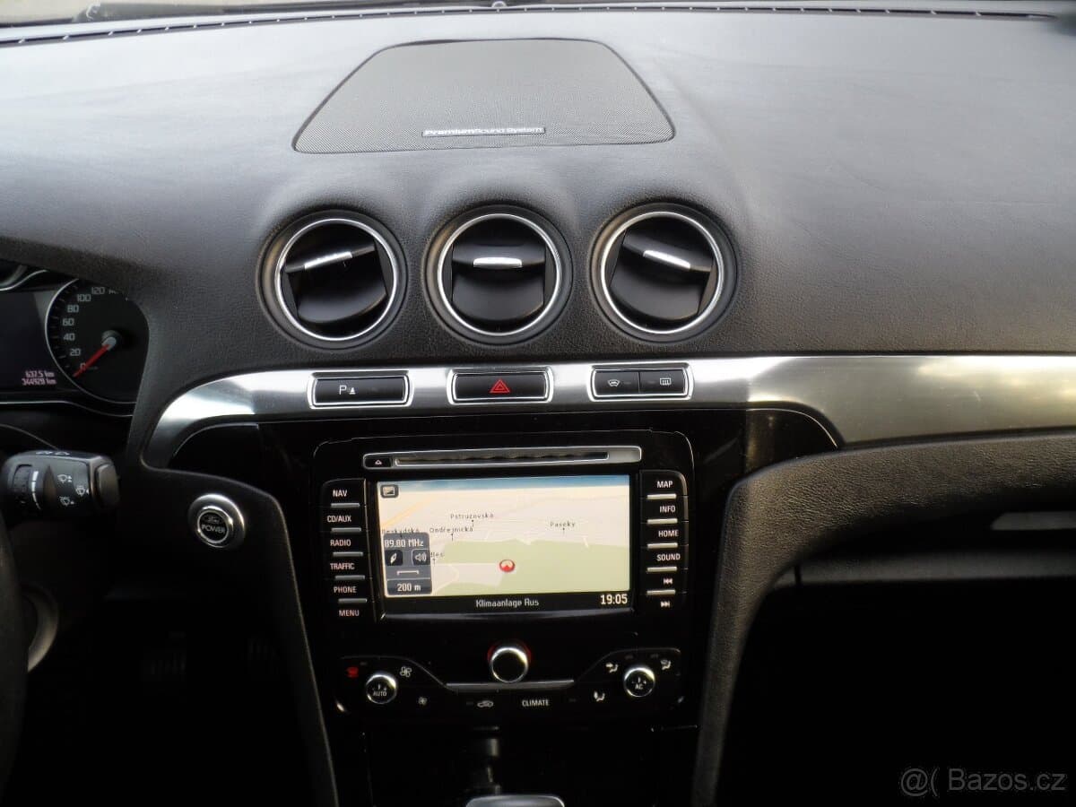 2011 Ford S-MAX - 12