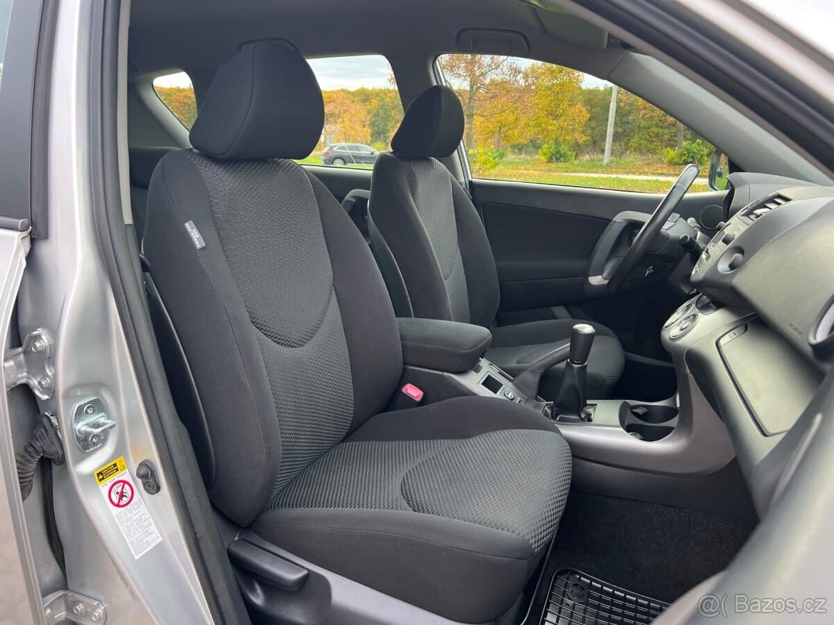 2007 Toyota RAV4 - 12