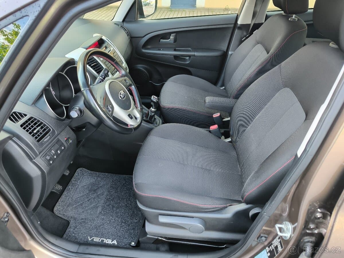 2017 Kia VENGA - 12