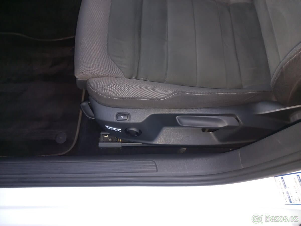 2019 Volkswagen GOLF - 12
