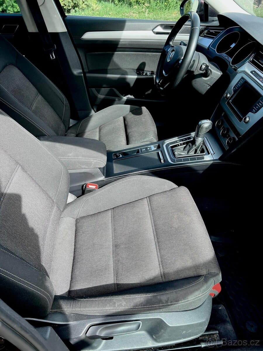 2015 Volkswagen PASSAT - 12