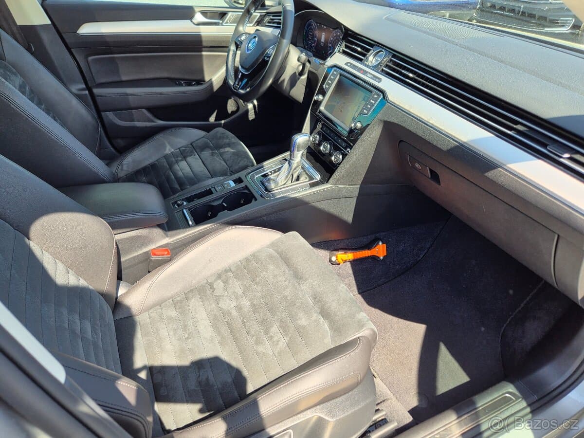 2015 Volkswagen PASSAT - 12