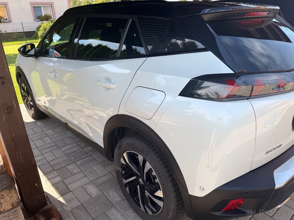 2021 Peugeot 2008 - 12