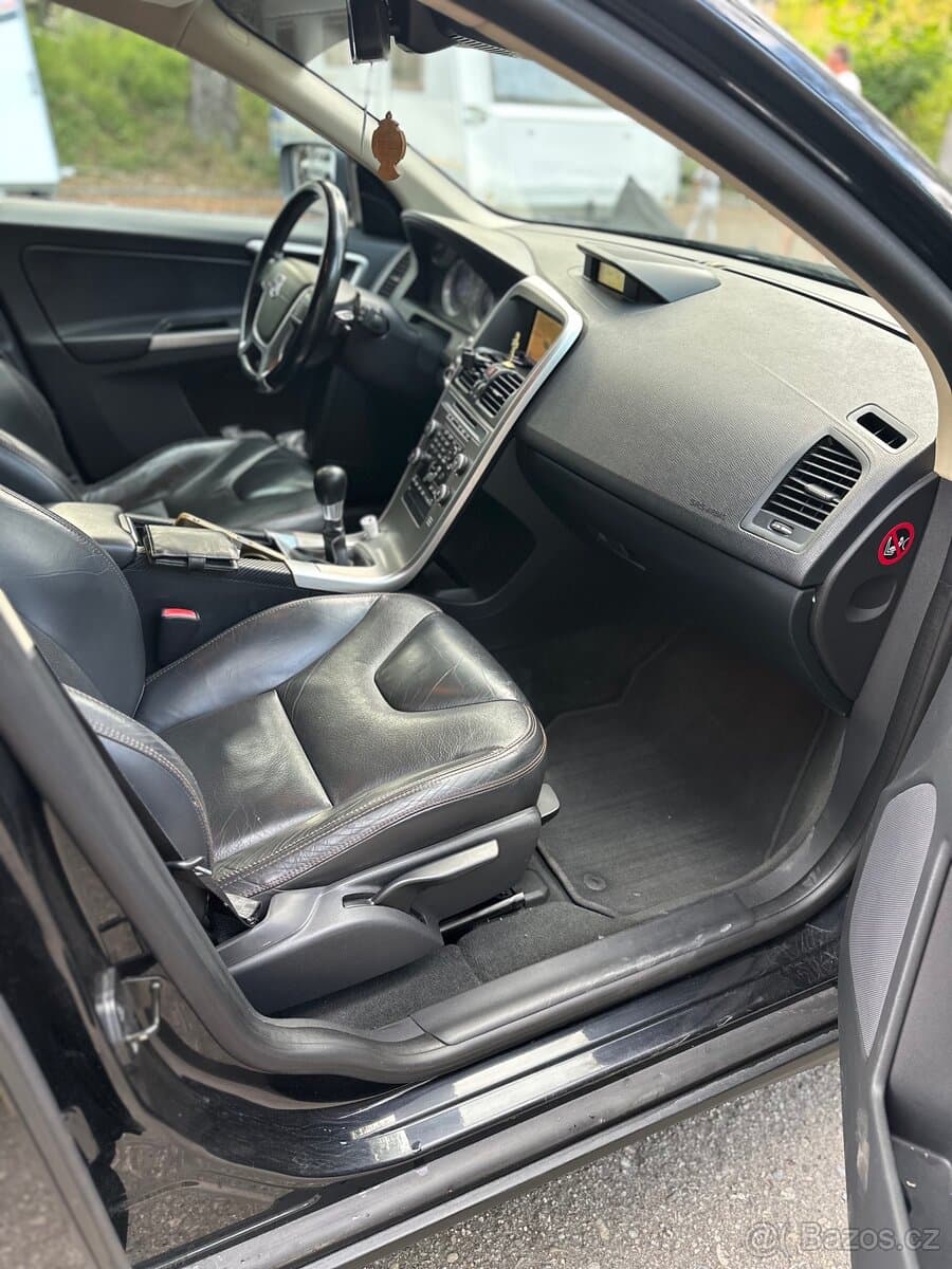 2010 Volvo XC60 - 12