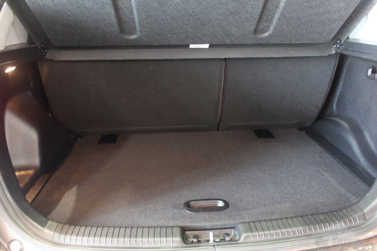 2016 Kia VENGA - 12