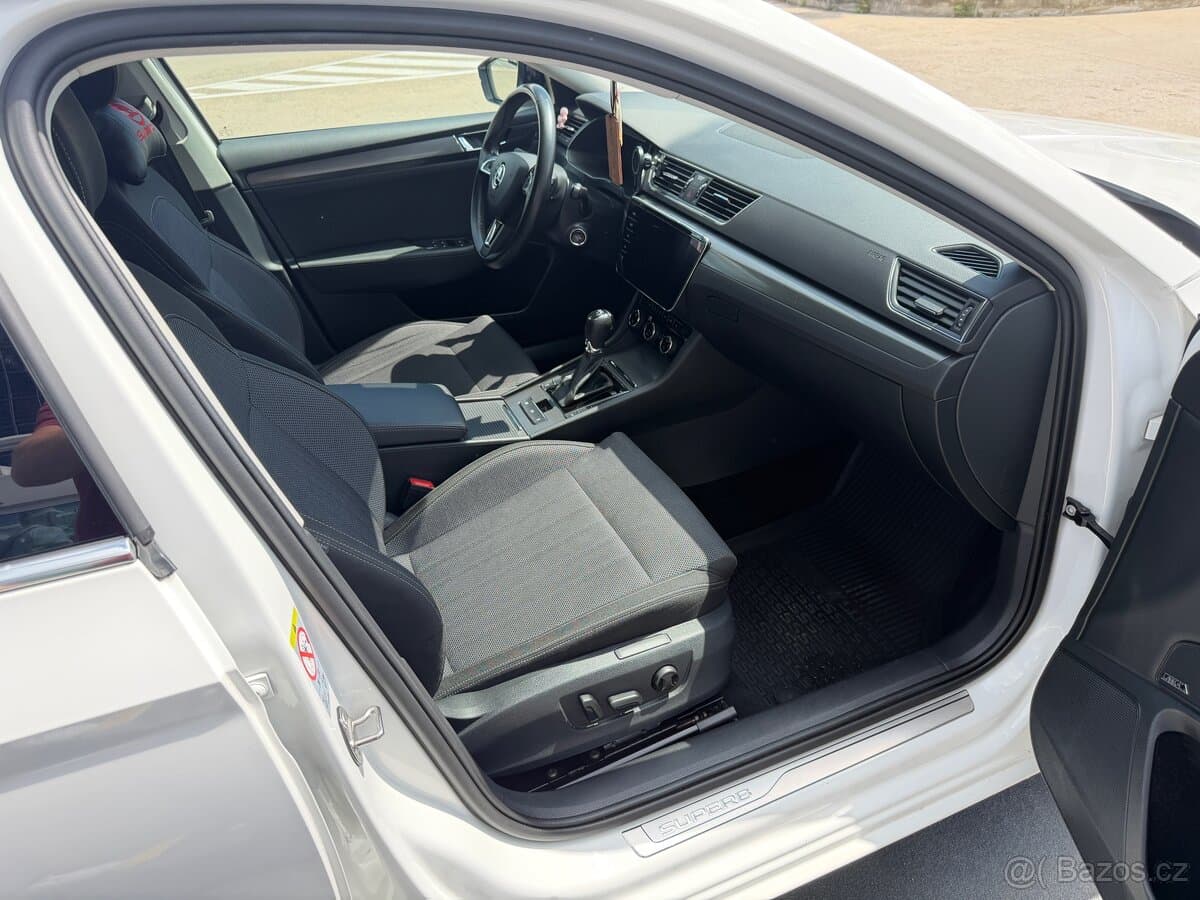 2020 Škoda SUPERB - 12