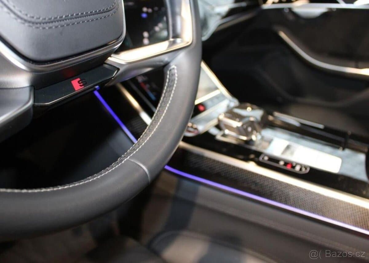 2021 Audi S8 - 12