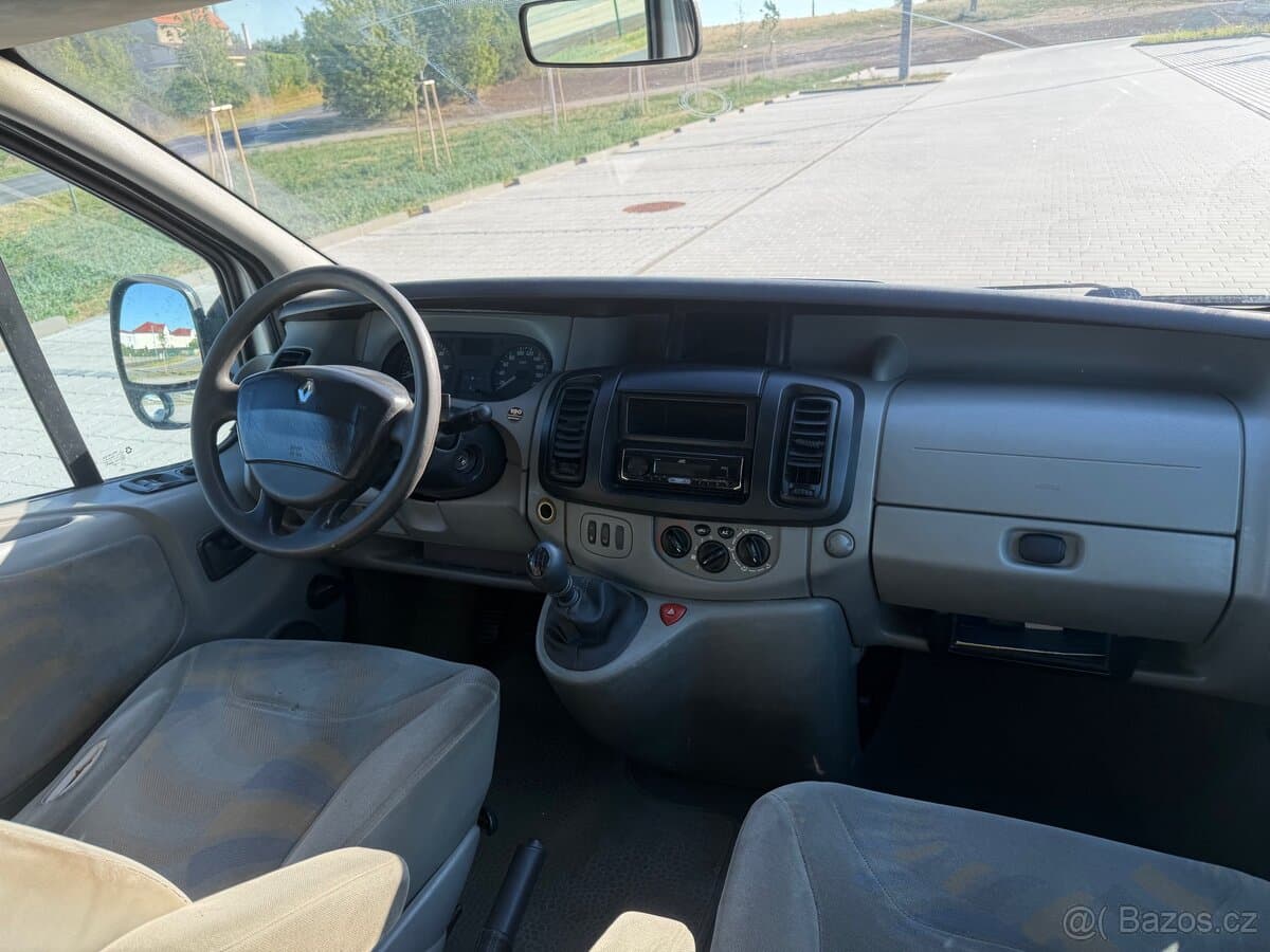 2005 Renault TRAFIC - 12