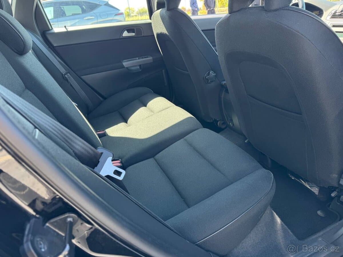 2011 Volvo V50 - 12