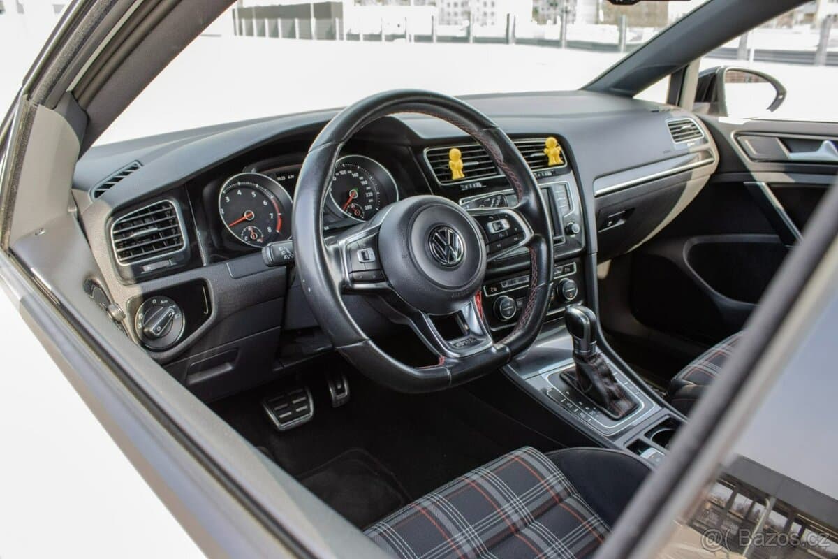 2016 Volkswagen GOLF - 12