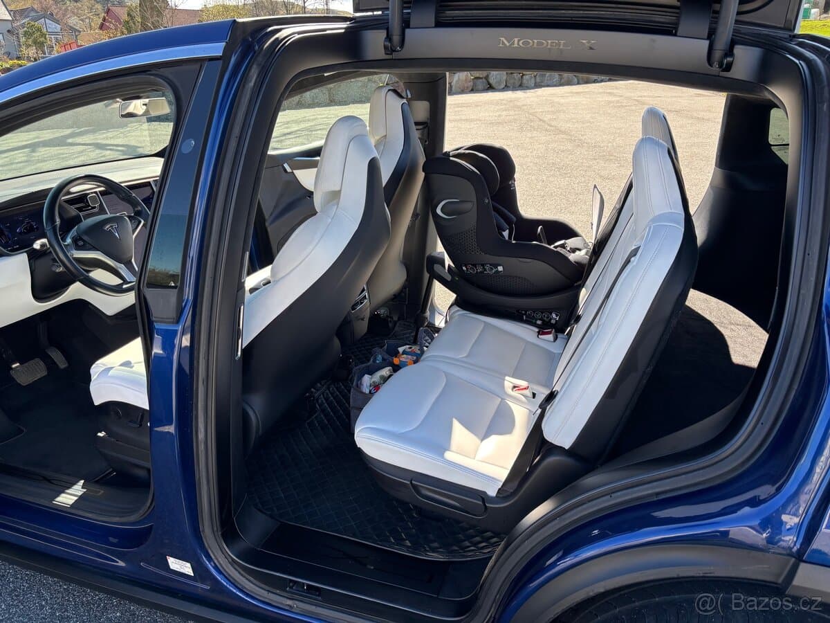 2017 Tesla MODEL X - 12
