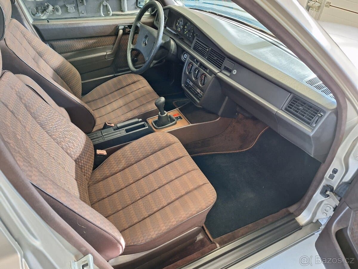 1989 Mercedes-Benz 190 - 12