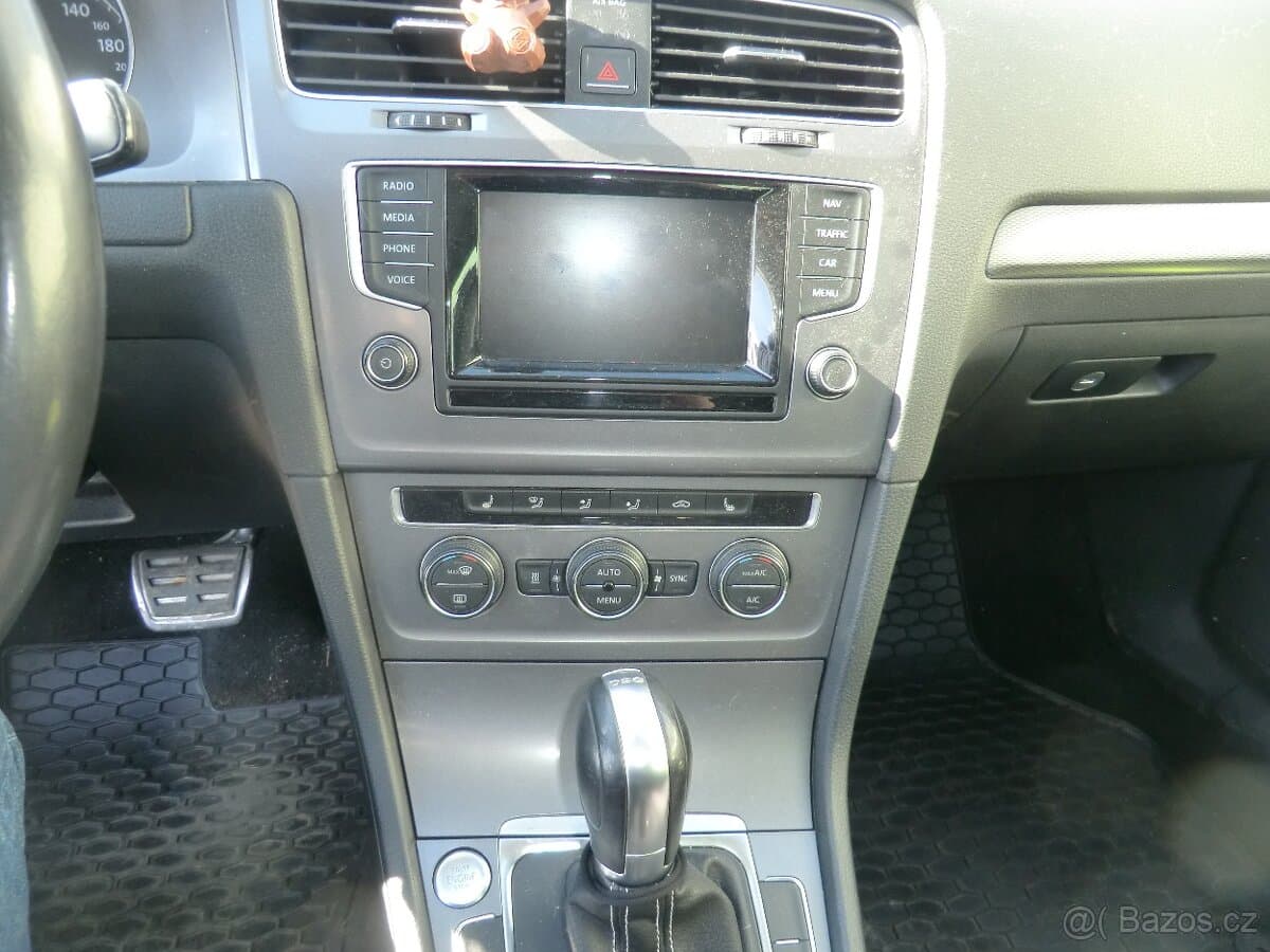 2015 Volkswagen GOLF - 12