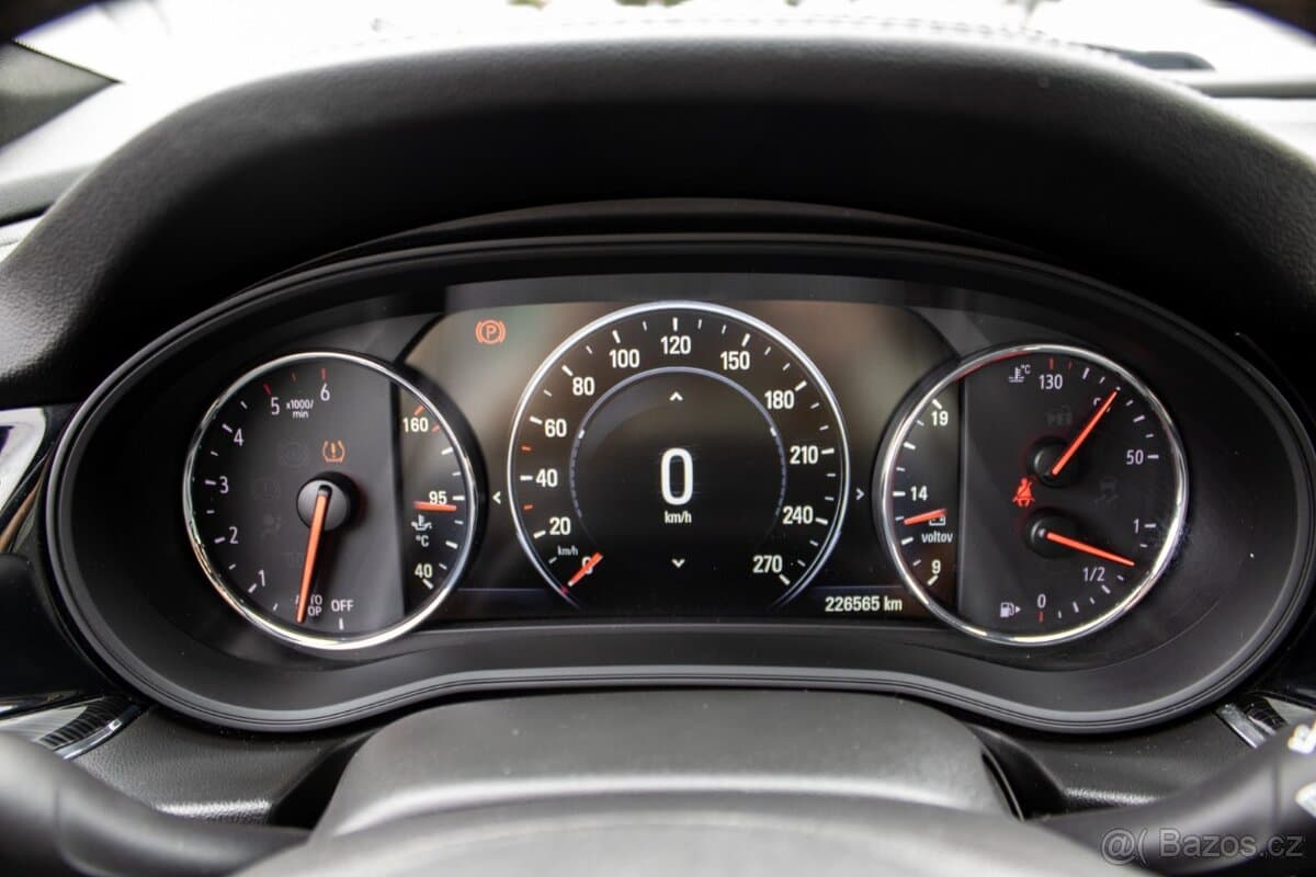 2018 Opel INSIGNIA - 12