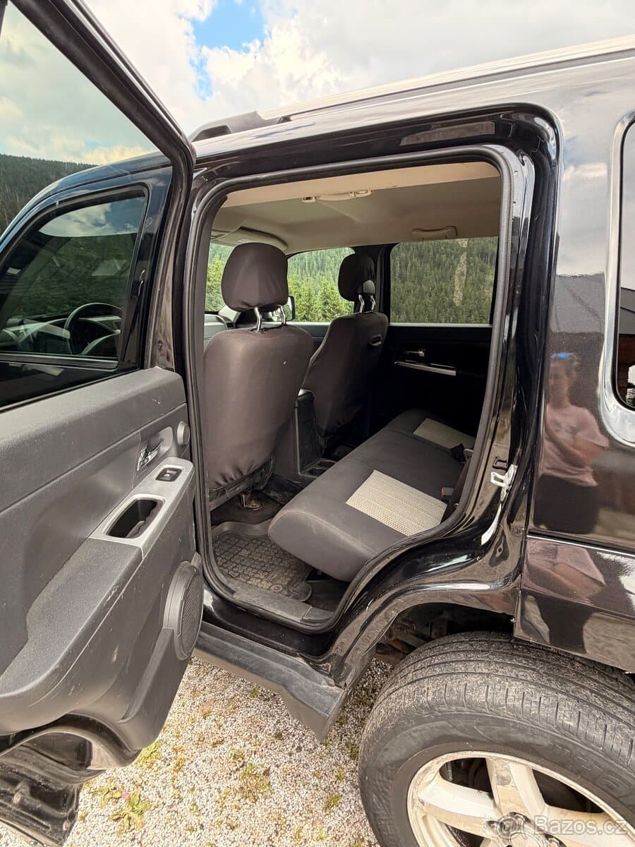 2010 Jeep CHEROKEE - 12