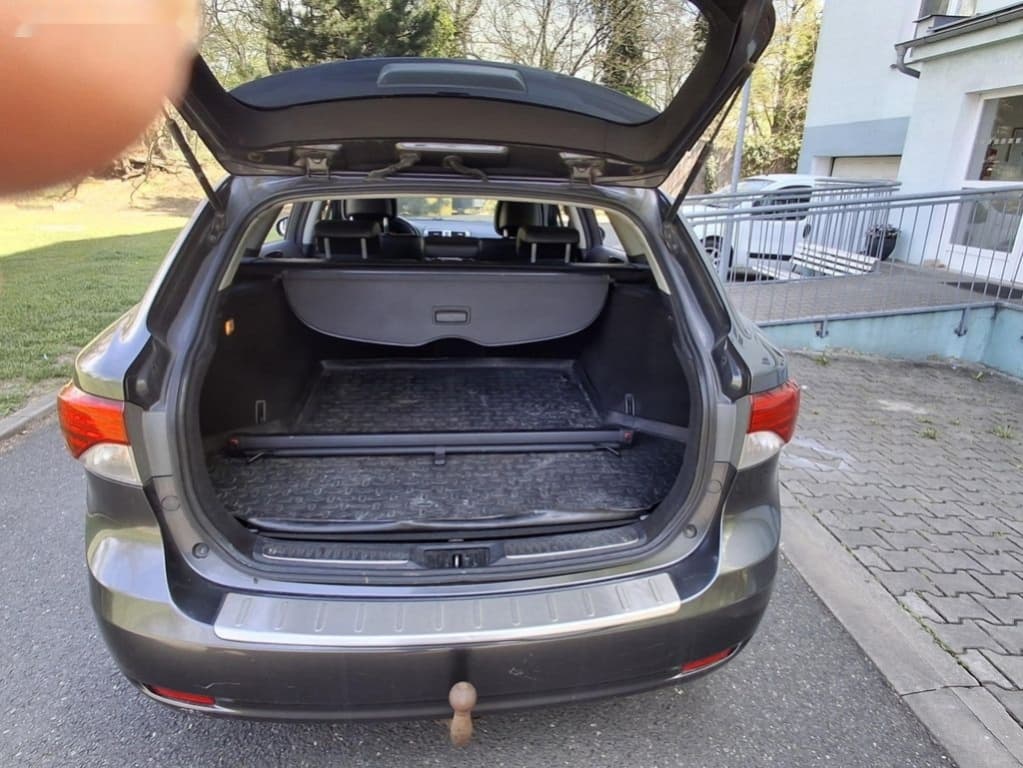 2013 Toyota AVENSIS - 12