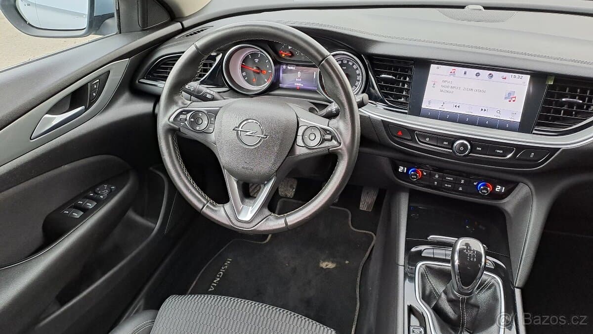 2017 Opel INSIGNIA - 12