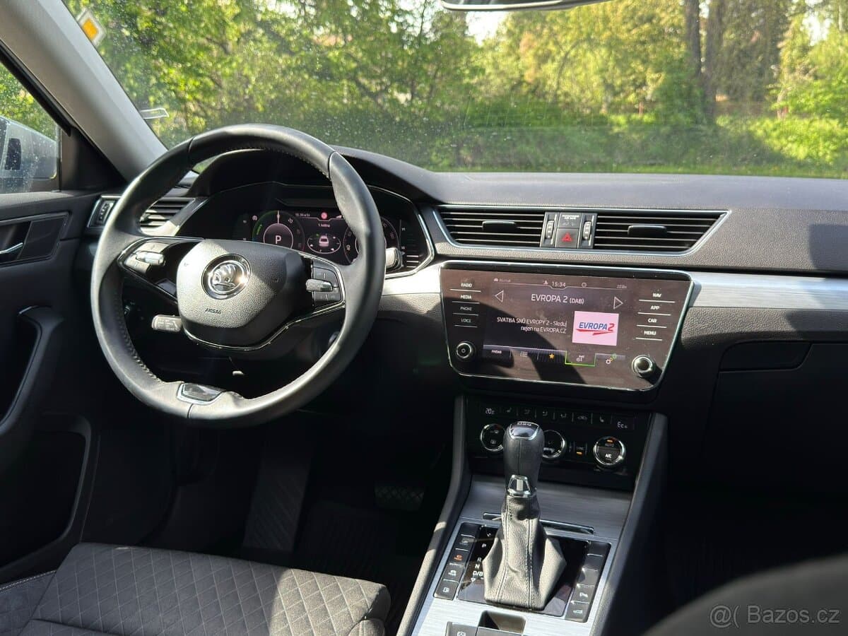 2020 Škoda SUPERB - 12