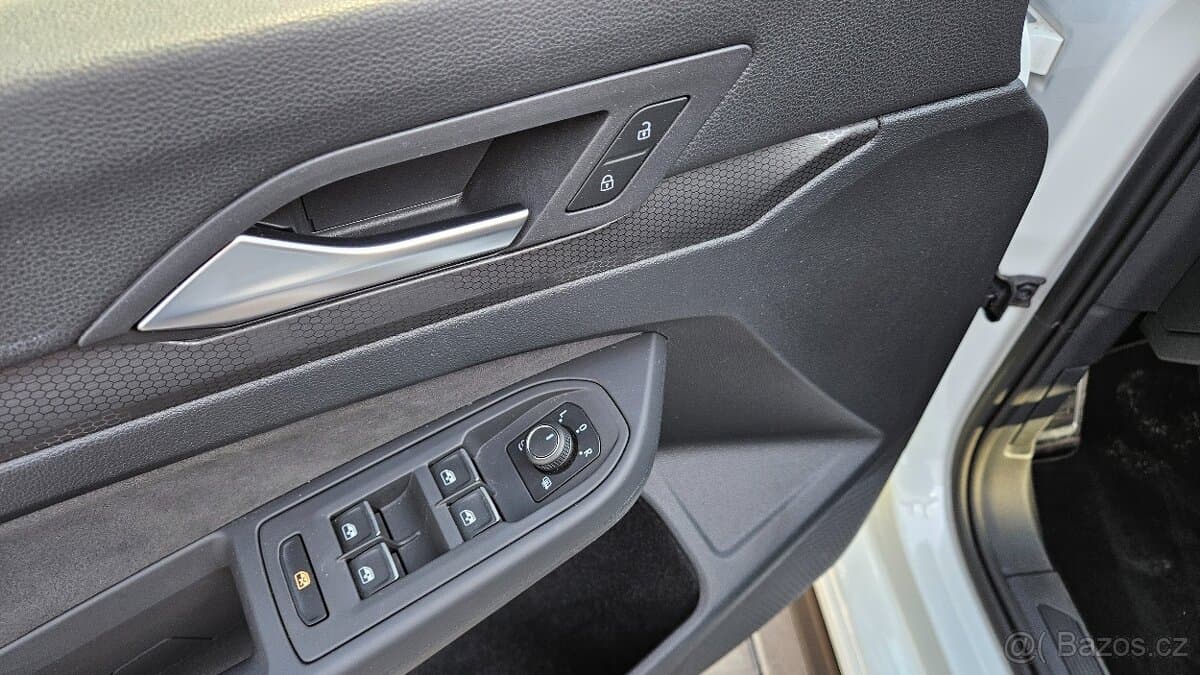 2024 Volkswagen GOLF - 12