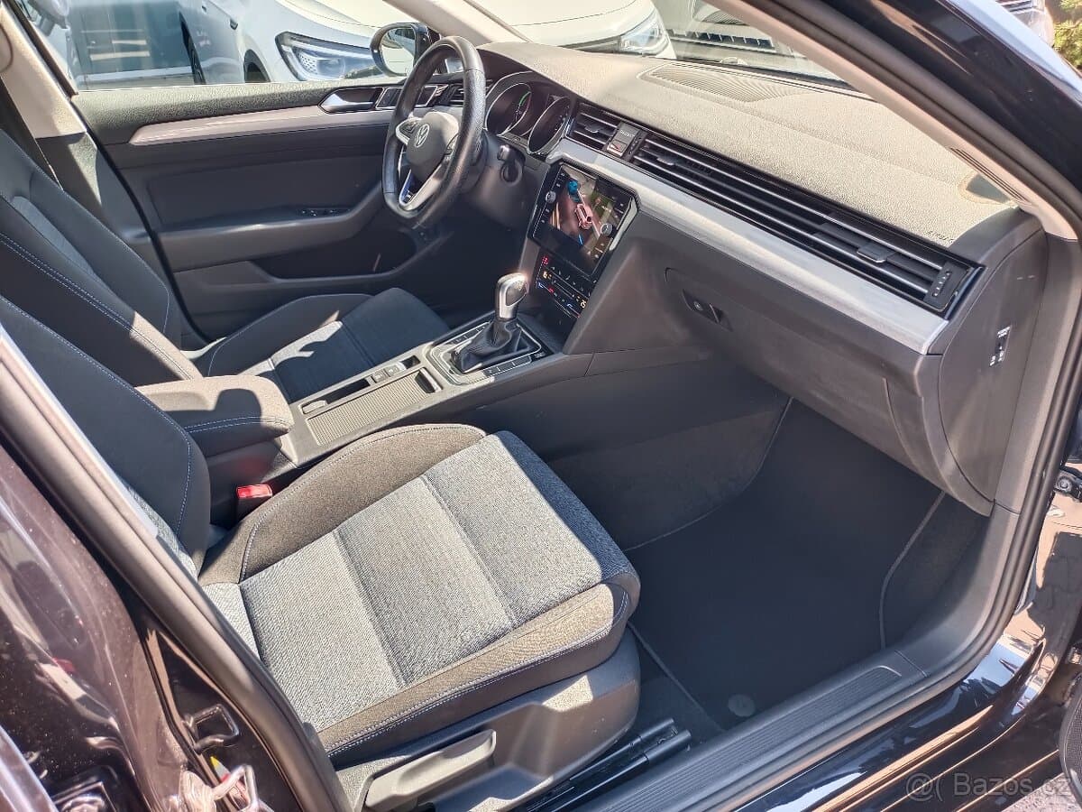 2021 Volkswagen PASSAT - 12