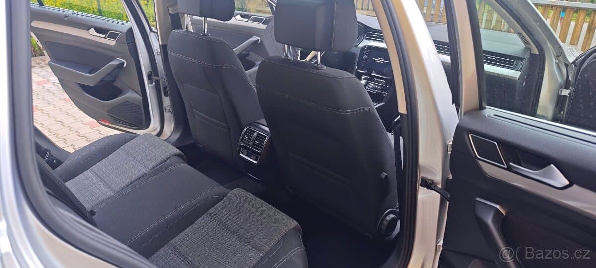 2021 Volkswagen PASSAT - 12