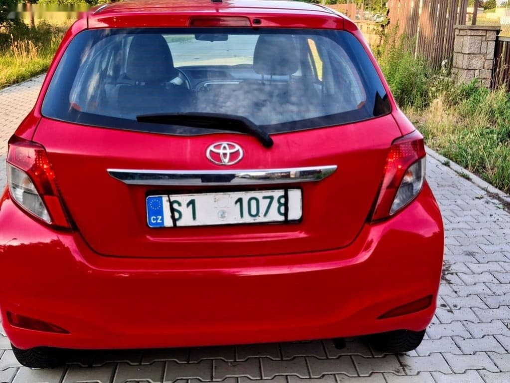 2013 Toyota YARIS - 12