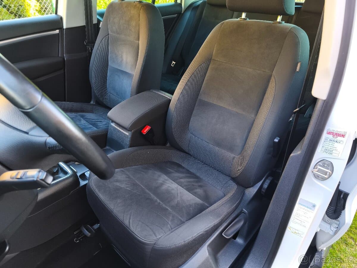 2010 Volkswagen TIGUAN - 12