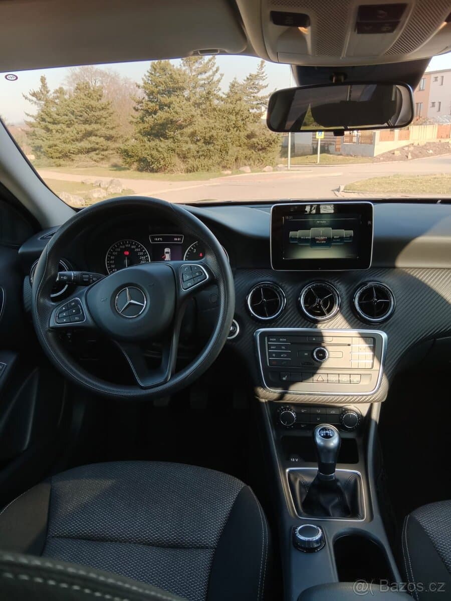 2017 Mercedes-Benz GLA - 12