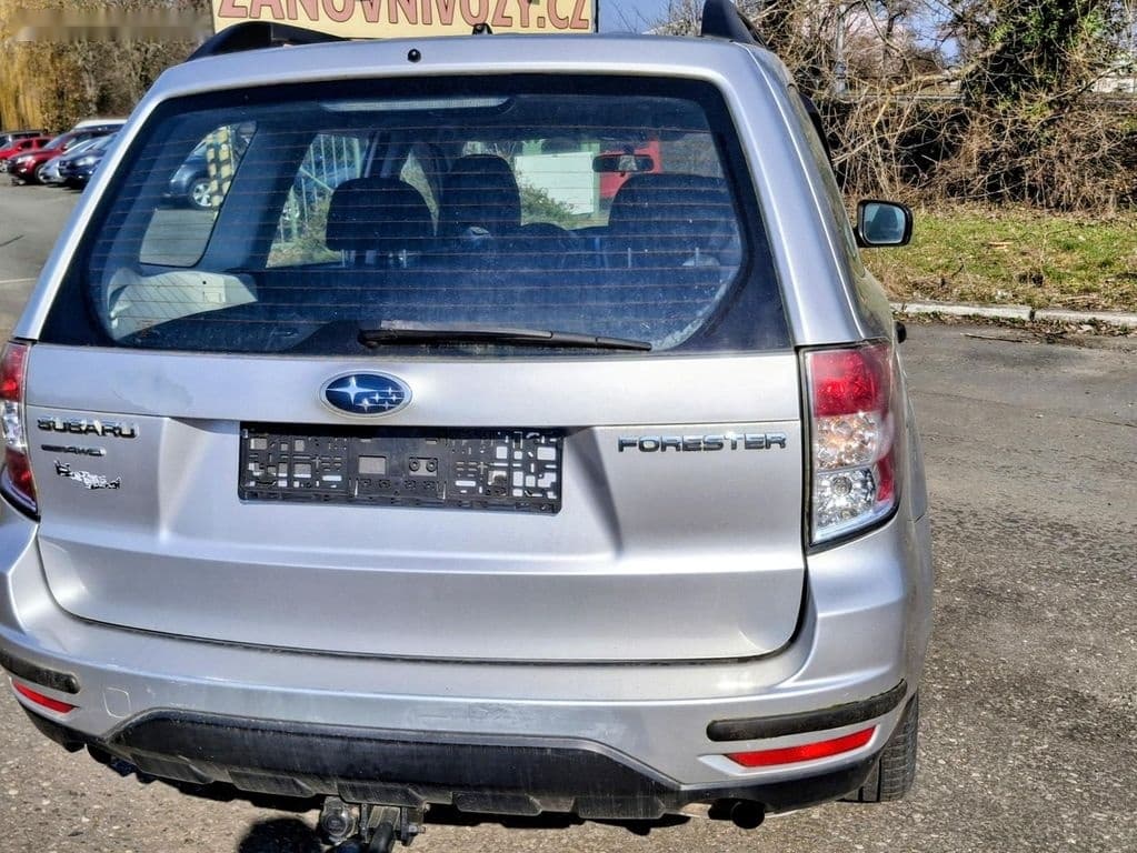 2011 Subaru FORESTER - 12