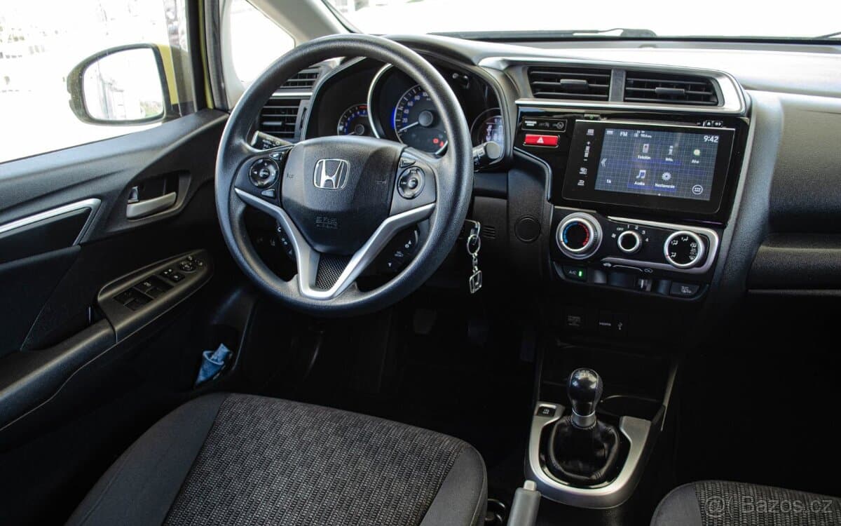 2016 Honda JAZZ - 12