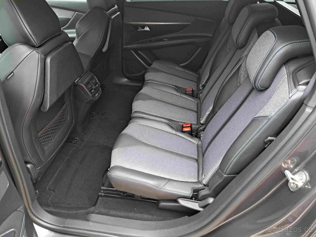 2022 Peugeot 5008 - 12