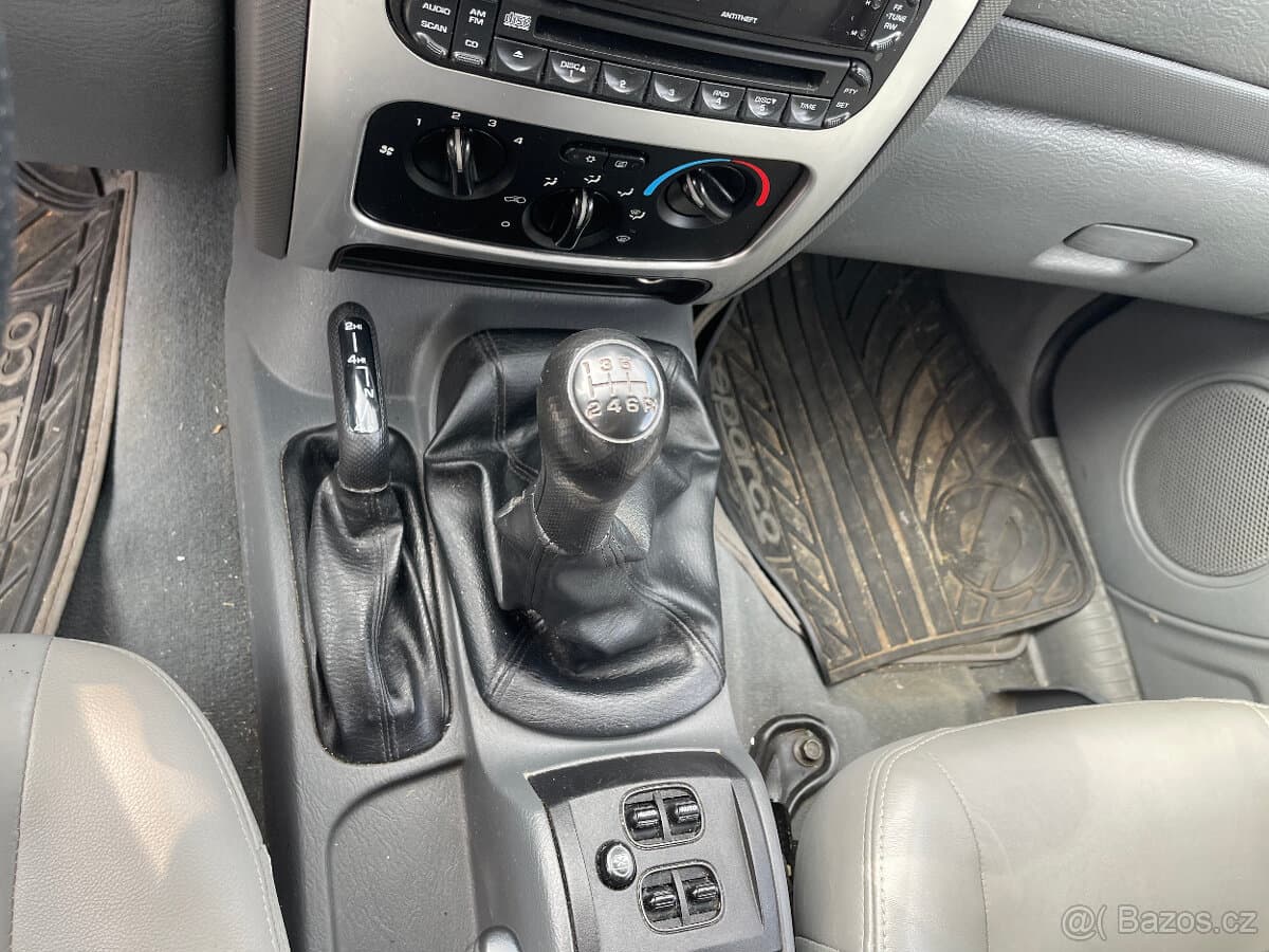 2006 Jeep CHEROKEE - 12