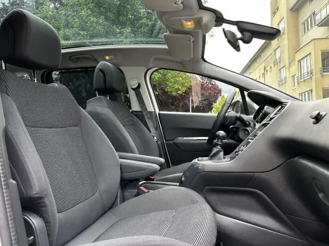 2015 Peugeot 5008 - 12