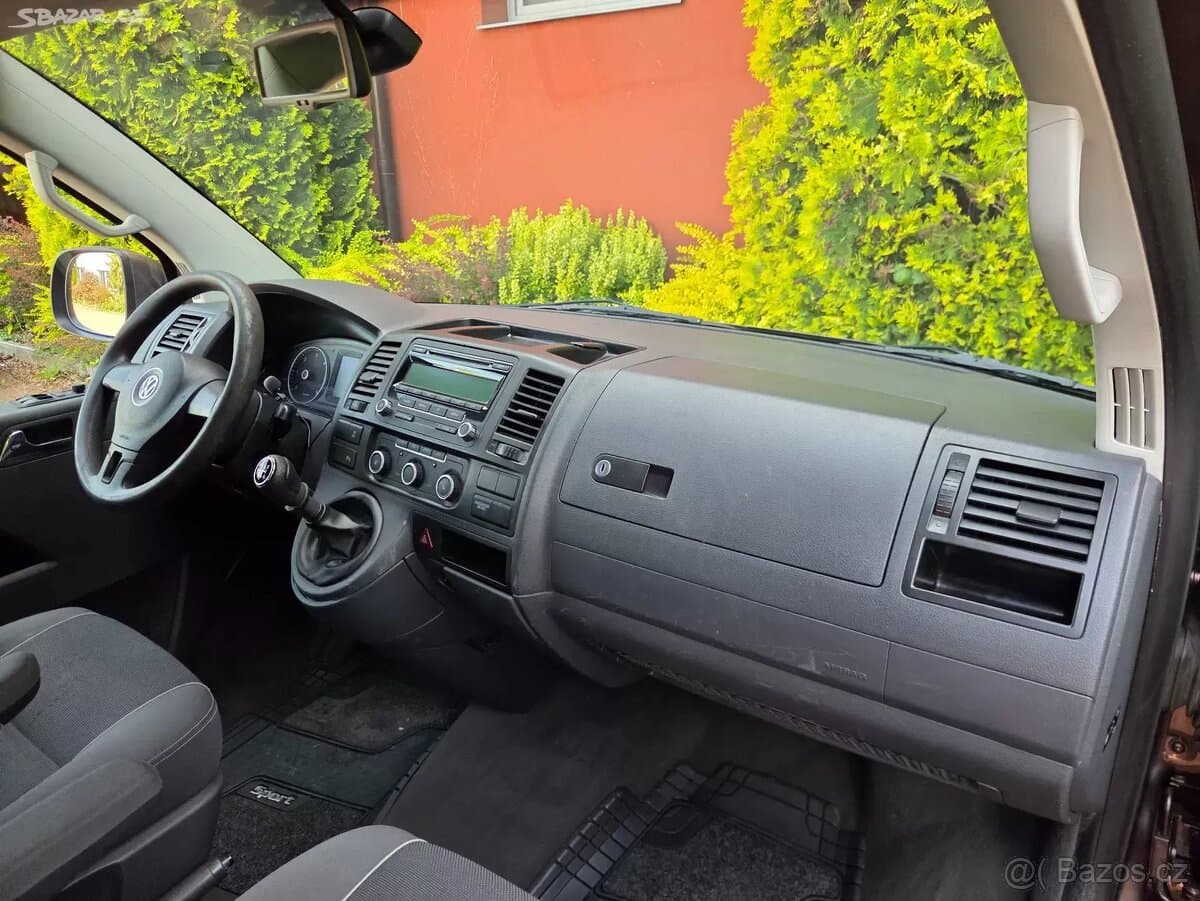 2010 Volkswagen MULTIVAN - 12