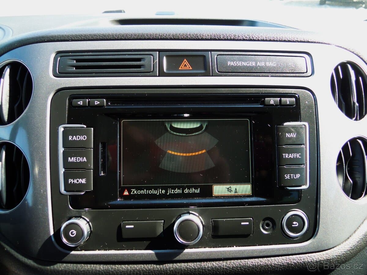 2015 Volkswagen TIGUAN - 12