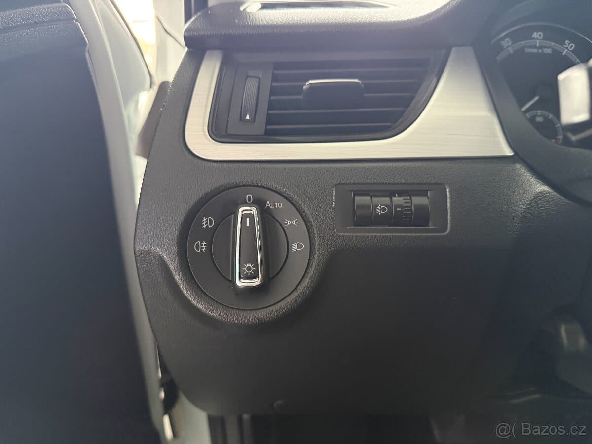 2017 Škoda RAPID - 12