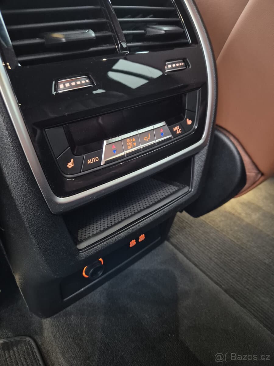 2023 BMW X7 - 12