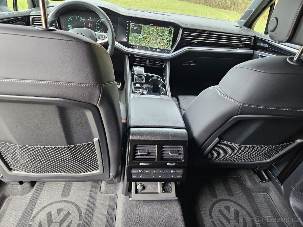 Volkswagen TOUAREG - 12