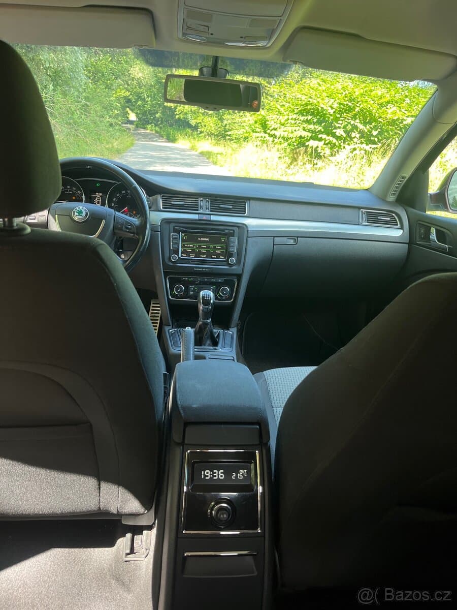 Škoda SUPERB - 12