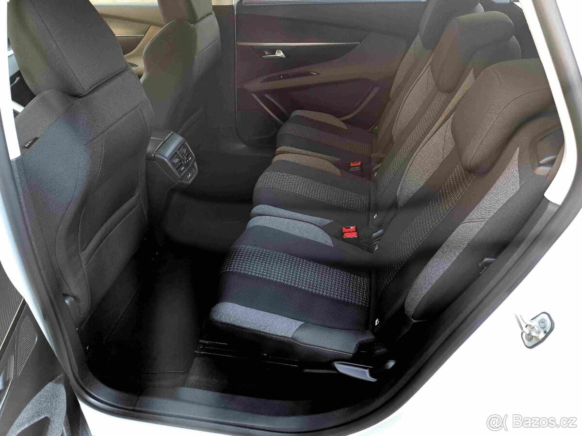 2020 Peugeot 5008 - 12