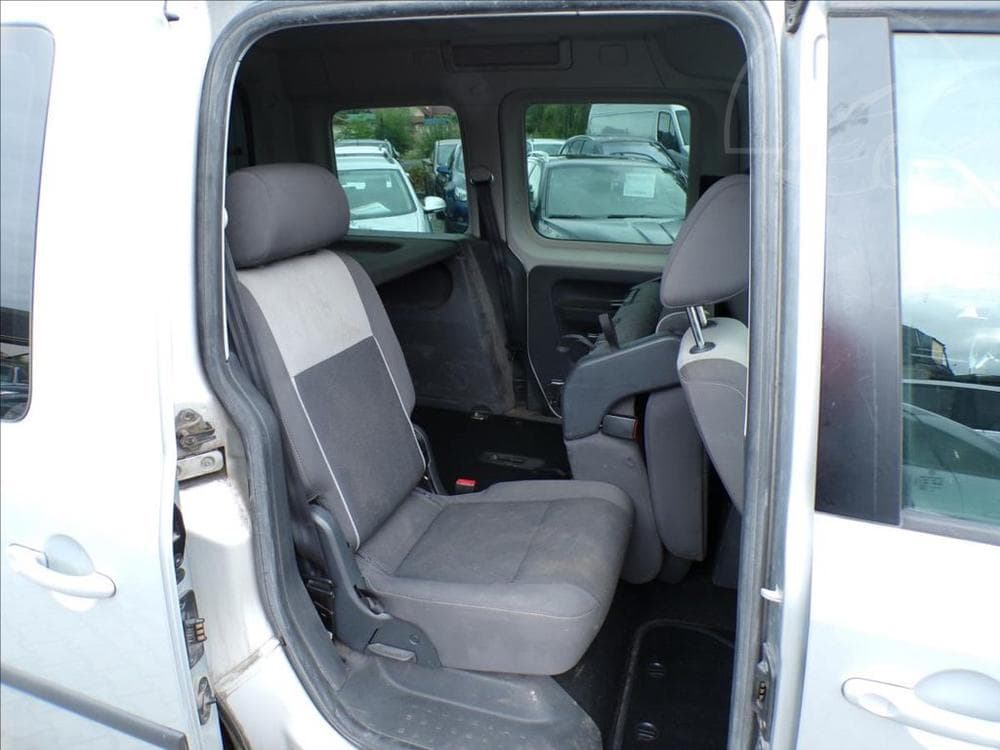 2011 Volkswagen CADDY - 12