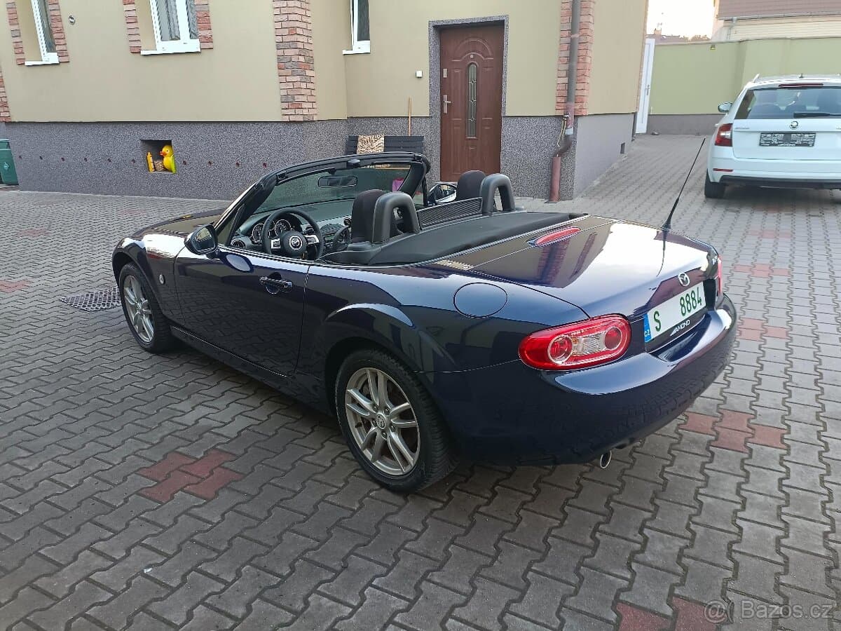 2010 Mazda MX-5 - 12