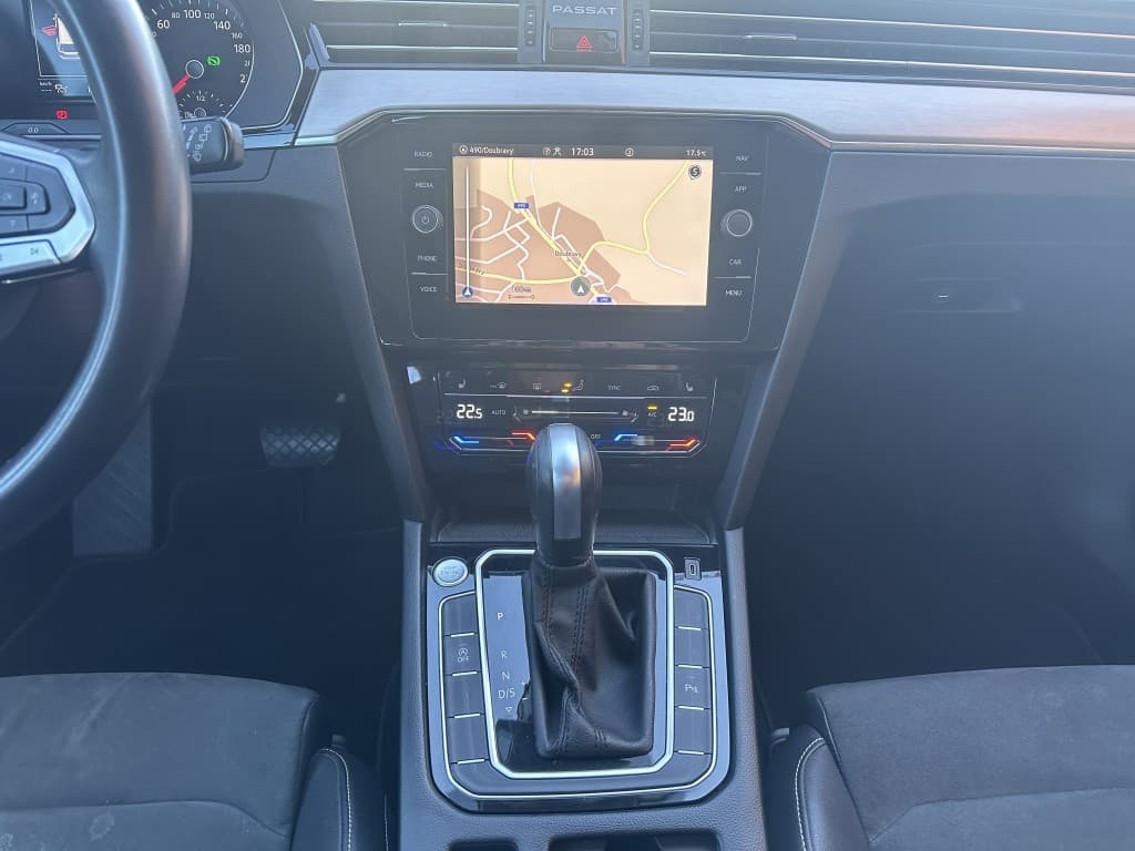 2021 Volkswagen PASSAT - 12
