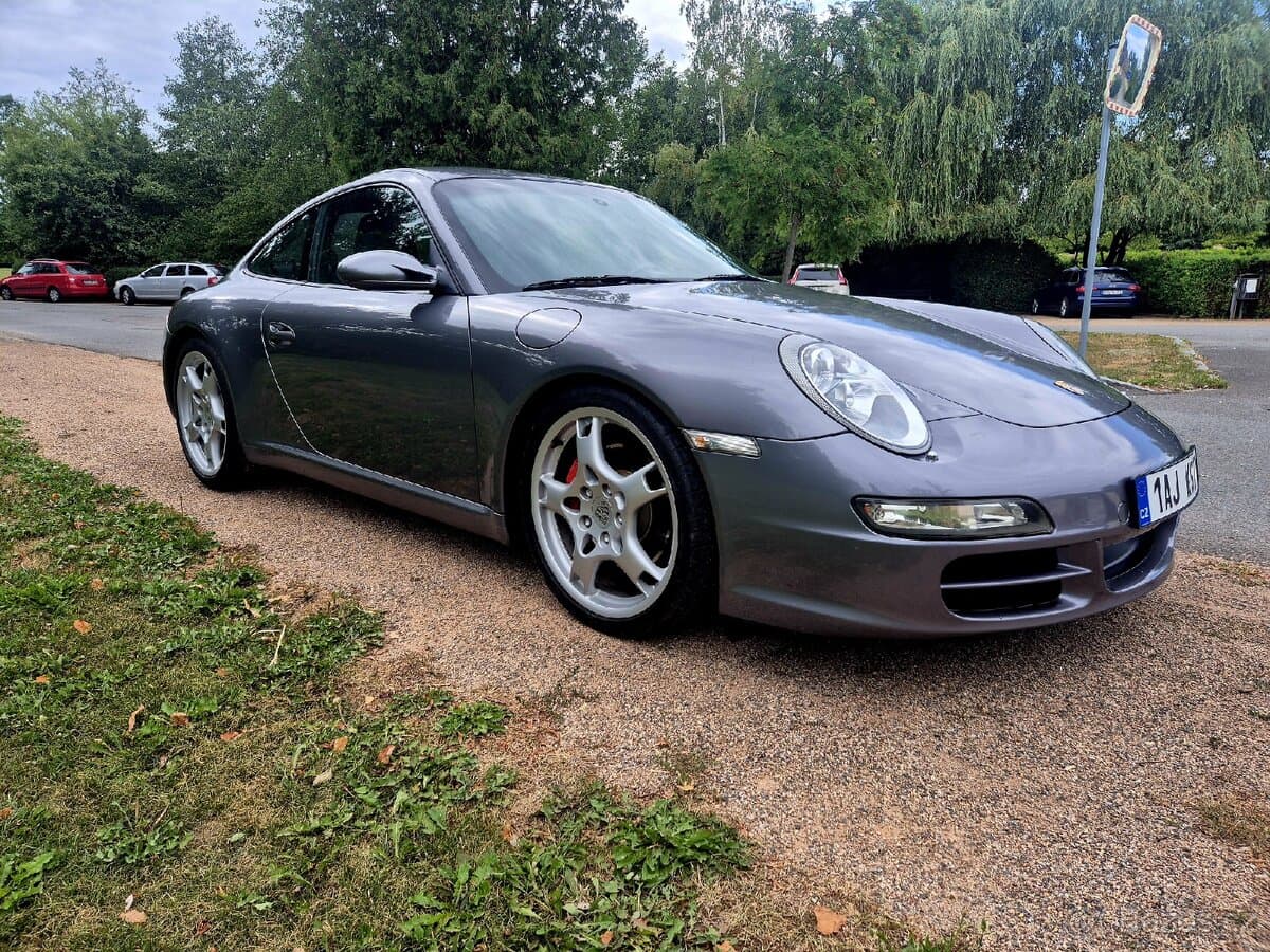 2005 Porsche 911 - 12
