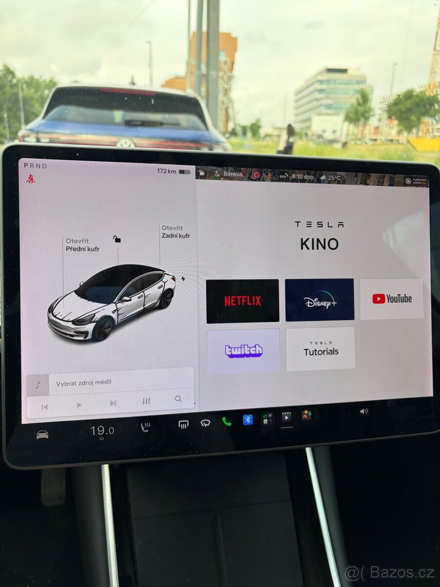 Tesla MODEL 3 - 12