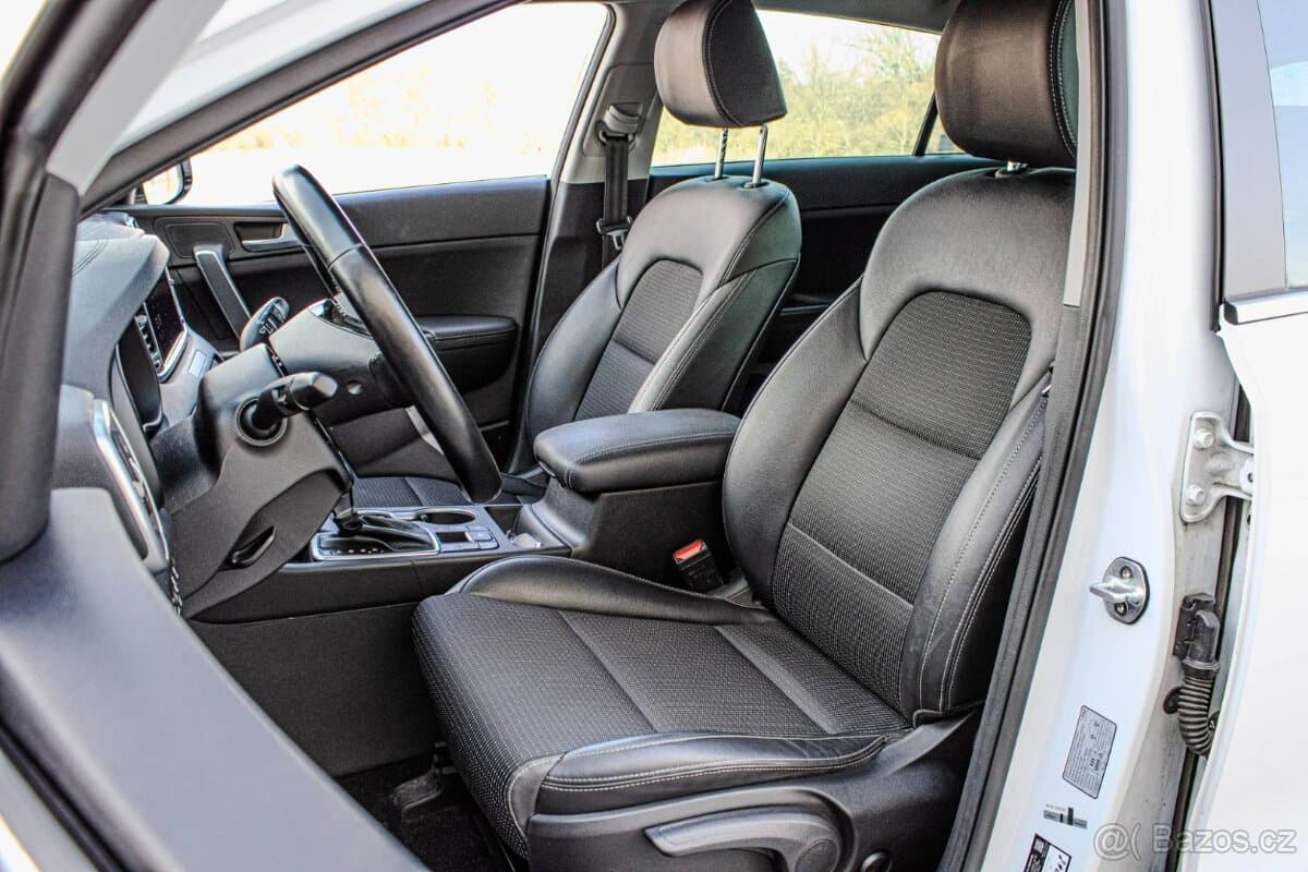 2020 Kia SPORTAGE - 12