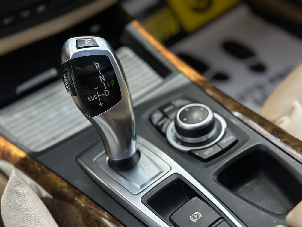 2010 BMW X5 - 12
